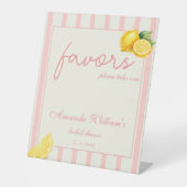 Pastel Peach Lemon Stripes Bridal Shower Favors 台座サイン (正面)