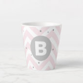 Pastel Pink Chevron and Dots Grey Monogram カフェラテマグ (正面)