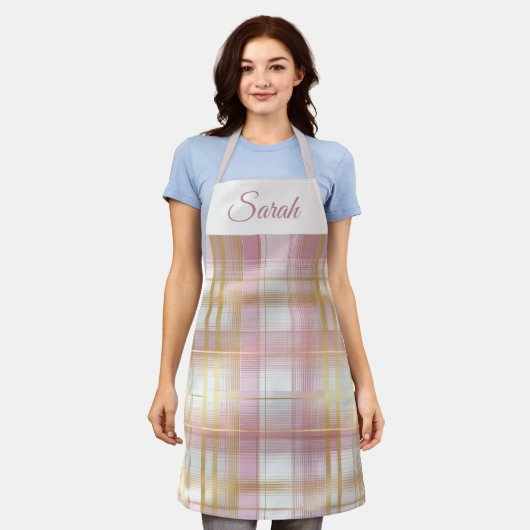 Pastel Pink & Gold Plaid Custom Name Kitchen Apron エプロン (着用した状態)