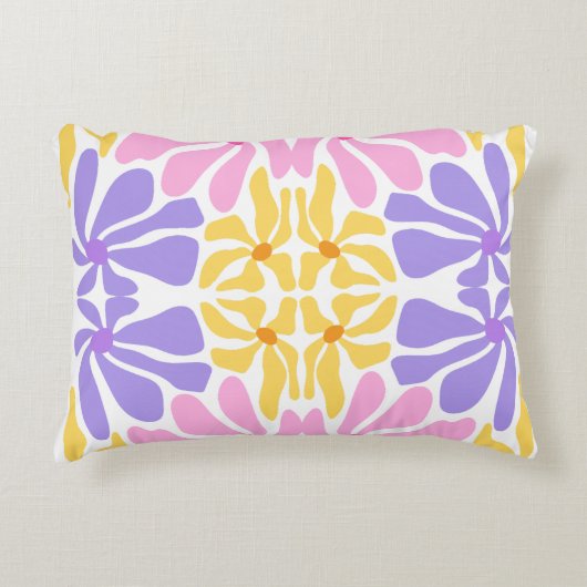 Pastel Retro Floral - Vibrant Kaleidoscope Pattern アクセントクッション (正面)