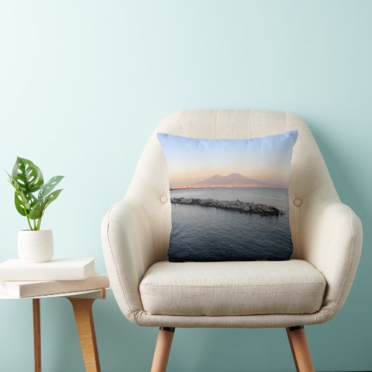 Pastel Sunset Naples Bay with Mount Vesuvius クッション (椅子)