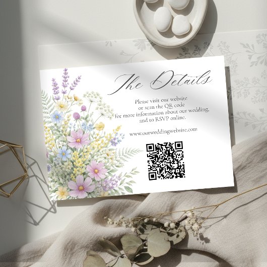 Pastel Wildflower Floral Garden Wedding Website QR エンクロージャーカード