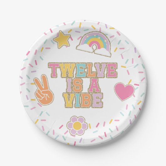 Patch Preppy Twelve is a Vibe 12歳の誕生日 ペーパープレート (正面)