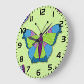 Patchwork Butterfly Pattern on Green ラージ壁時計 (傾斜)