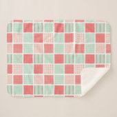 Patchwork Style Red and Blue Squares Pattern シェルパブランケット (正面(横))