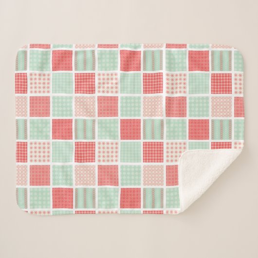 Patchwork Style Red and Blue Squares Pattern シェルパブランケット (正面(横))