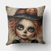 Patchwork Whimsy: The Doll Who Waits in Shadows クッション (裏面)