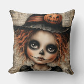 Patchwork Whimsy: The Doll Who Waits in Shadows クッション (正面)