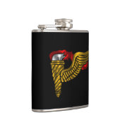 Pathfinder Badge フラスク (右)