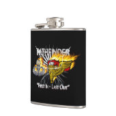 Pathfinder First In Last Out フラスク (左)