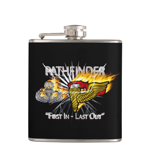 Pathfinder First In Last Out フラスク (正面)