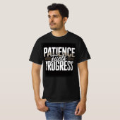 Patience Fuels Progress Motivational Quote Men’s T Tシャツ (正面フル)