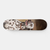 Patineta Perro Dálmata Sentado Al Aire Libre スケートボード (横)