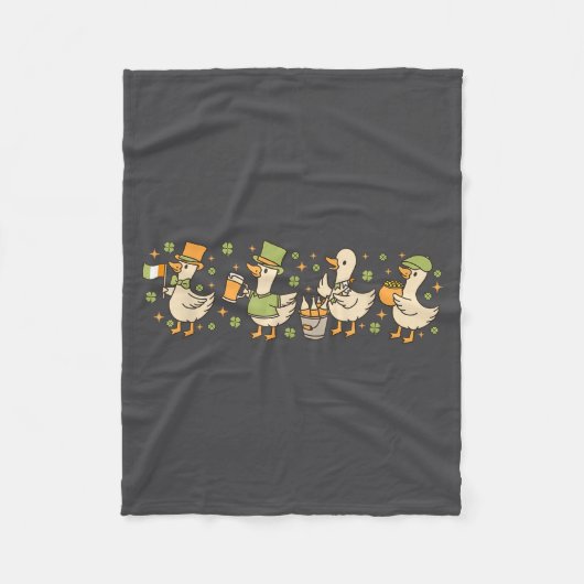 Patricks Day,funny Goose, Shamrock, Beer Gift Tee  フリースブランケット (正面)