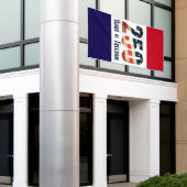 Patriotic 250‑Year Freedom Banner   横断幕 (ビルの外側)