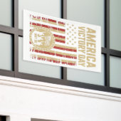 Patriotic America Victory Day Emblem with Soldiers 横断幕 (ビルの外側)