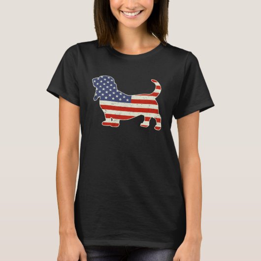 Patriotic American Flag Bloodhound Dog  July 4th Tシャツ (正面)
