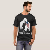 Patriotic Bigfoot Adventure Design Tシャツ (正面フル)