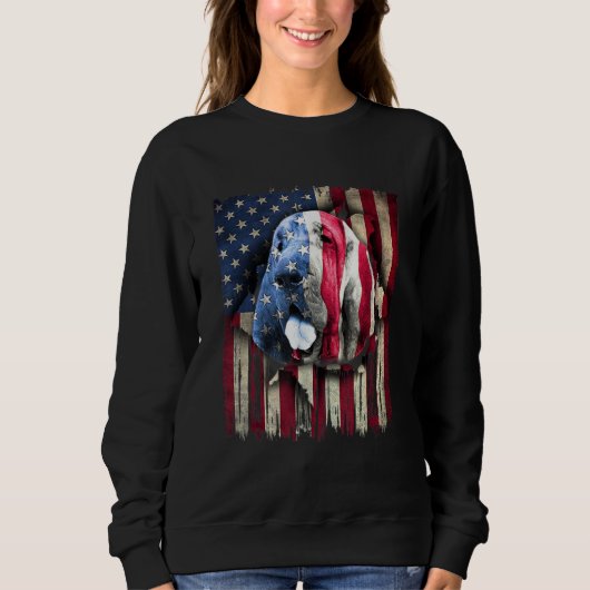 Patriotic Bloodhound American Flag USA Dog スウェットシャツ (正面)
