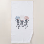 Patriotic Dancing Skeleton Fireworks Vintage Shirt ビーチタオル (正面)