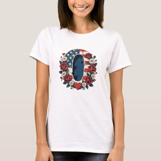 Patriotic Floral Letter O Wreath Design Tシャツ (正面)