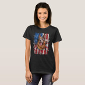 Patriotic German Shepherd Torn American Flag 4th O Tシャツ (正面フル)