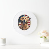 Patriotic Golden Retriever Badge Vintage Tee 4 ラージ壁時計 (ホーム)