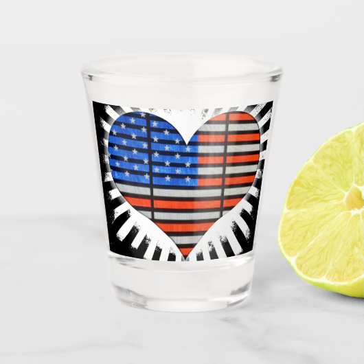 Patriotic Heart American Flag ショットグラス (正面)