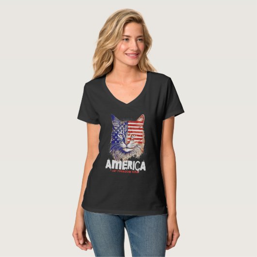 Patriotic Maine Coon Face Independence Day Feline Tシャツ (正面フル)