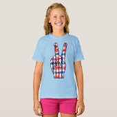 Patriotic Peace Sign Hand Abstract US Flag Pattern Tシャツ (正面フル)