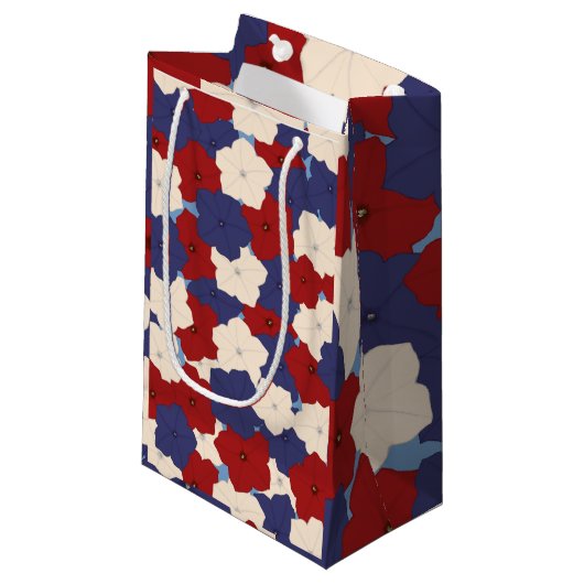 Patriotic Petunias Small Gift Bag スモールペーパーバッグ (正面アングル)