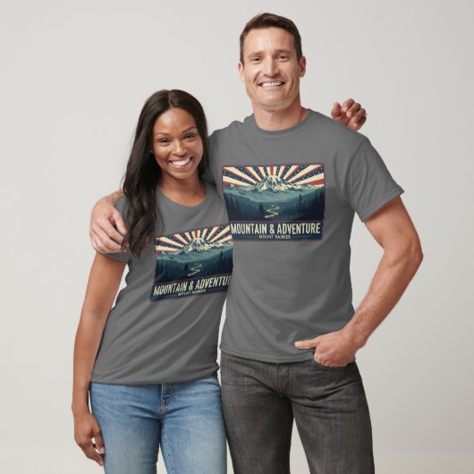 Patriotic Retro Alpine Journey Scenic Explorer Tシャツ (ユニセックス)