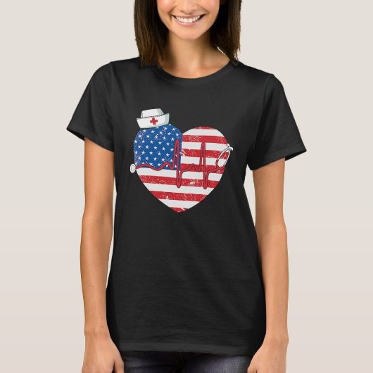 Patriotic RN LPN CNA American Flag July 4th Nurse Tシャツ (正面)