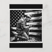 Patriotic Soldier Holding US Flag Postcard シーズンポストカード (正面)
