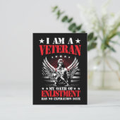 Patriotic Soldier Holding US Flag Postcard シーズンポストカード (スタンド正面)