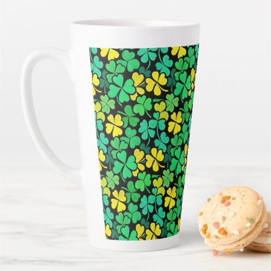 Pattern St. Patrick's Day Clovers カフェラテマグ (インサイチュ)