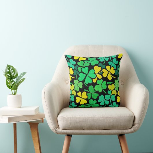 Pattern St. Patrick's Day Clovers クッション (椅子)