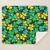 Pattern St. Patrick's Day Clovers シェルパブランケット (正面(横))
