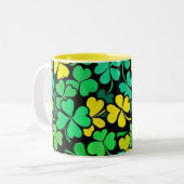 Pattern St. Patrick's Day Clovers ツートーンマグカップ (正面左)