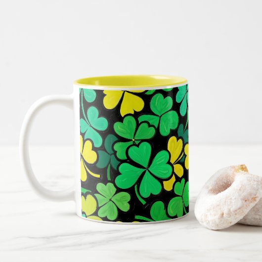 Pattern St. Patrick's Day Clovers ツートーンマグカップ (ドーナツ)