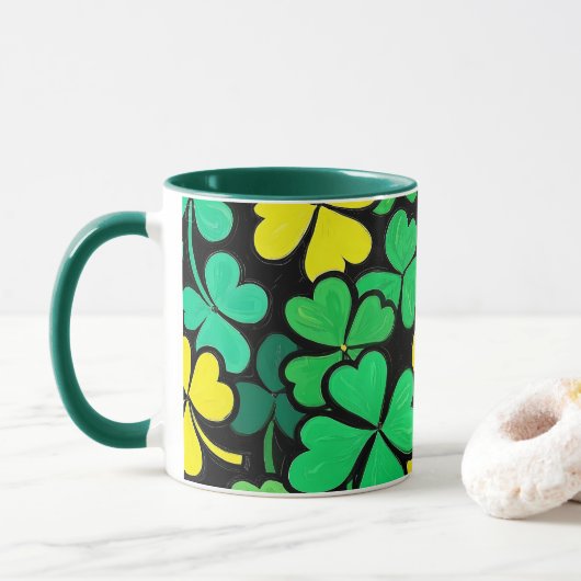 Pattern St. Patrick's Day Clovers マグカップ (ドーナツ)