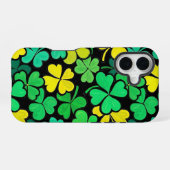 Pattern St. Patrick's Day Clowers  iPhone 16ケース (裏面横)