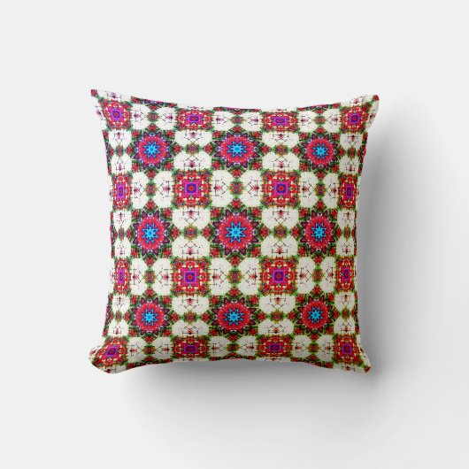 Pattern Throw Pillow in Red, Blue & Green クッション (正面)
