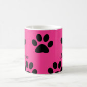 Pawプリントパターンブラックピンクかわいいモノグラム名 コーヒーマグカップ (中央)