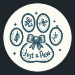 Paw-liday応援:フェスティバルChristmas Pawsステッカー ラウンドシール<br><div class="desc">私たちの愛らしい'ポー – liday応援'クリスマスステッカーのコレクションであなたのホリデーシーズンをドレスアップ！サンタ魅力的ハットや雪片、その他のホリデーアクセントで飾られたフェスティバルポープリントを特徴とし、ギフト、カード、デコレーションにウィムジーのtouchを加える。シーズンの精神を捉えた愛らしい前足をテーマにしたステッカーで、喜びと暖かさを広げる。ペット好きの人やお祝いに毛皮の祭典を添えたいと思う人に最適！</div>