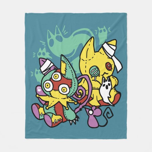 Paw-sitively Frightful | Monstrous Cats Halloween  フリースブランケット (正面)