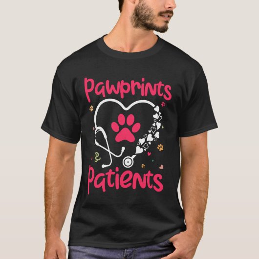 Pawprints & Patients – Cute Veterinary student Tシャツ (正面)
