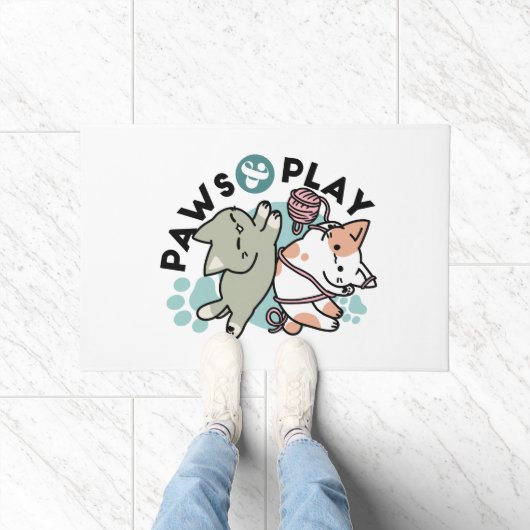Paws and Play – かわいい猫のイラスト ドアマット (室内)
