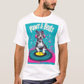Paws & Beats - 遊び心あふれる犬の音楽 Tシャツ (正面)