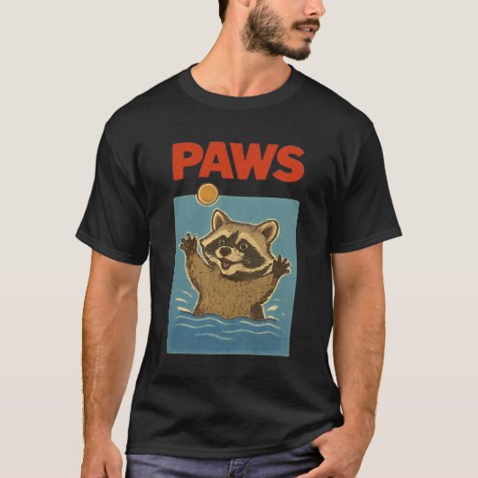 Paws Parody Black raco Chasing Cute Scared Mouse  Tシャツ (正面)